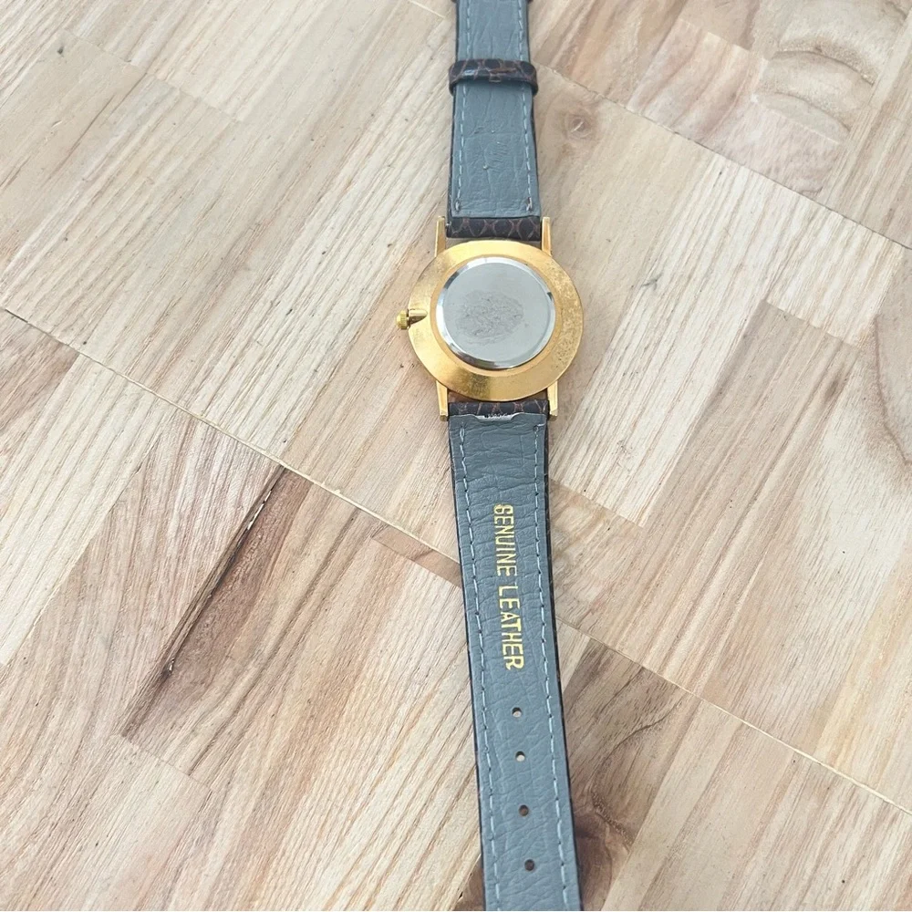 Unbranded Italian greyhound gold tone brown leather dress watch NEW BATTERY